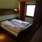 Locus Malontina Hotel *